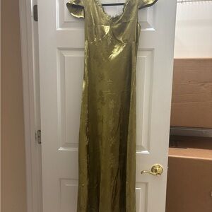 RIHOAS Green Jacquard Floral Satin Midi Dress